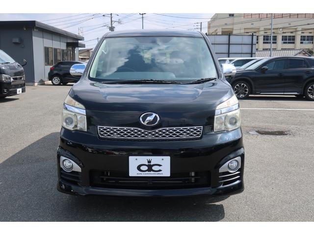 ��l�C�~�j�o���ԁB���ʂ���̃t�����g�}�X�N�͓��X���镗�i�B