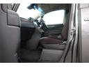 助手席側シートも綺麗で広々。大切な方を乗せてのロングドライブも足を伸ばしてゆったりとくつろいで頂けます。