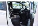 運転席も広々。ロングドライブもラクラクです!