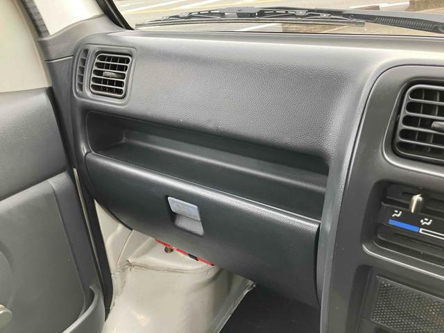 キャリイトラック ＫＣエアコン・パワステ　４ＷＤ　軽トラック　ＭＴ　エアコン（25枚目）