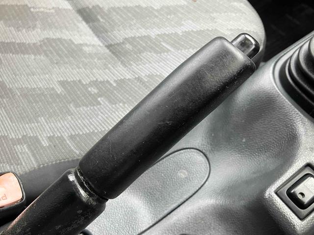 キャリイトラック ＫＣエアコン・パワステ　４ＷＤ　軽トラック　ＭＴ　エアコン（32枚目）