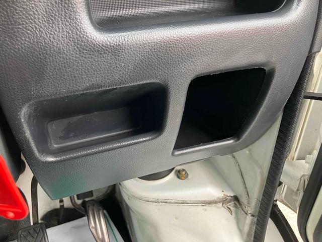 キャリイトラック ＫＣエアコン・パワステ　４ＷＤ　軽トラック　ＭＴ　エアコン（41枚目）