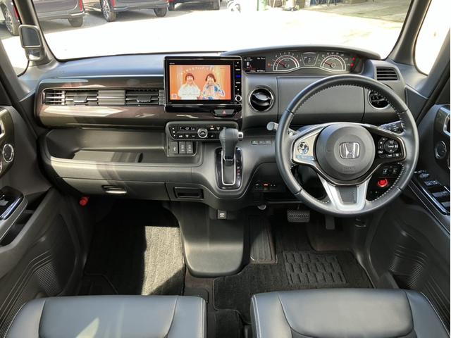 Ｎ－ＢＯＸカスタム Ｇ・ＥＸターボホンダセンシング　純正８型ナビ／前後ドラレコ／両側ＰＳＤ／助手席ロングスライドシート／Ｂカメラ／ＥＴＣ／１オーナー車　半革　電動格納ドアミラー　車線逸脱防止　ブルートゥースオーディオ　禁煙　Ｒカメ　前席シートヒーター（8枚目）