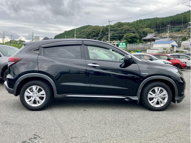 ヴェゼル ハイブリッドＸ・ホンダセンシング　４ＷＤ／純正８型ナビ／前方ドラレコ／シートヒーター／ＥＴＣ／Ｂカメラ／１オーナー車　レーンキープ　横滑防止　Ｒカメラ　禁煙　スマ－トキ－　クルコン　ＥＴＣ車載器　サイドエアバック　キーレスエントリー（4枚目）