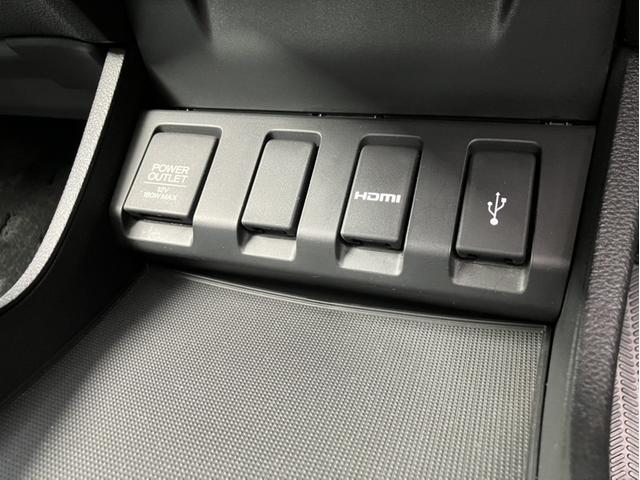 ヴェゼル ハイブリッドＸ・ホンダセンシング　４ＷＤ／純正８型ナビ／前方ドラレコ／シートヒーター／ＥＴＣ／Ｂカメラ／１オーナー車　レーンキープ　横滑防止　Ｒカメラ　禁煙　スマ－トキ－　クルコン　ＥＴＣ車載器　サイドエアバック　キーレスエントリー（20枚目）