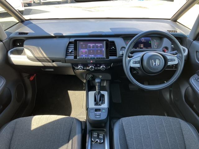 フィット e:HEVホーム 純正8型ナビ/前方ドラレコ/社外15インチAW/LEDヘッドライト/Bカメラ/1オーナー車 前後誤発進抑制機能 クリソナ 助手席エアバッグ 運転席エアバッグ 1オナ アイドリングストップ 禁煙 ABS(10枚目)