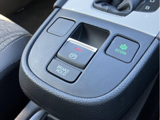 フィット e:HEVホーム 純正8型ナビ/前方ドラレコ/社外15インチAW/LEDヘッドライト/Bカメラ/1オーナー車 前後誤発進抑制機能 クリソナ 助手席エアバッグ 運転席エアバッグ 1オナ アイドリングストップ 禁煙 ABS(19枚目)