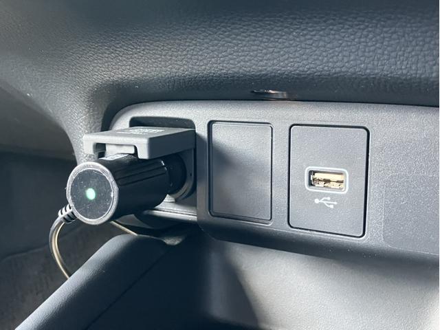 フィット e:HEVホーム 純正8型ナビ/前方ドラレコ/社外15インチAW/LEDヘッドライト/Bカメラ/1オーナー車 前後誤発進抑制機能 クリソナ 助手席エアバッグ 運転席エアバッグ 1オナ アイドリングストップ 禁煙 ABS(21枚目)