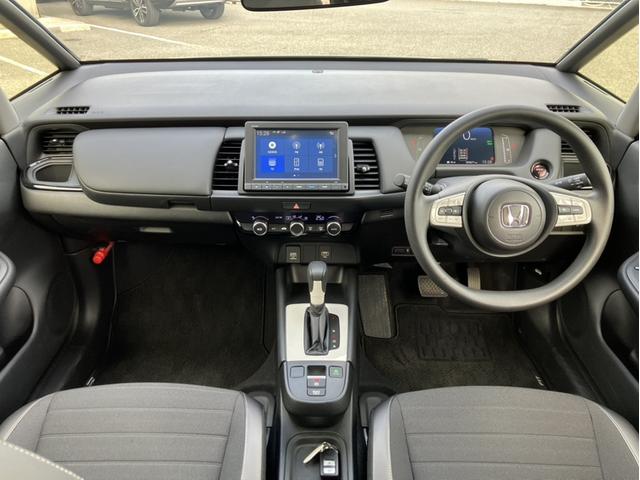 フィット e:HEVクロスター Gathers8型コネクトナビ/フルセグTV/ルーフレール/ETC/Bカメラ/Pセンサー/自社レンタUP 衝突回避システム 禁煙 フルオートエアコン 前後センサー LEDランプ エアバッグ 地デジ(10枚目)