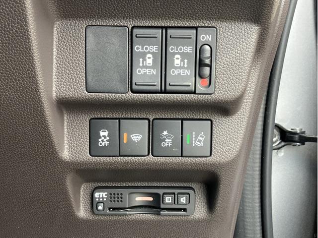 フリード G・ホンダセンシング 純正7型ナビ/両側PSD//ETC/LEDヘッドライト/シートヒーター/Bカメラ/1オーナー車 Fセグ 追突被害軽減ブレーキ iストップ Wエアバッグ パワーウィンドウ 1オ-ナ- スマートキ 禁煙(19枚目)