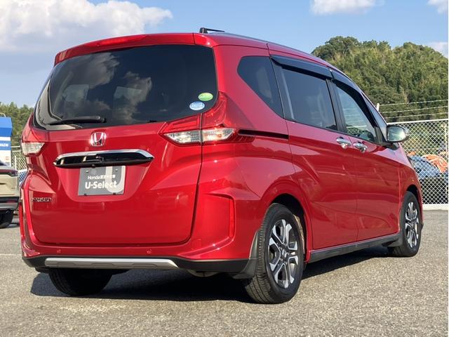 フリード クロスター・ホンダセンシング　Ｇａｔｅｒｓ９型ナビ／前後ドラレコ／両側ＰＳＤ／ＥＴＣ／シートヒーター／半革シート／１オーナー車　両ＰＳＤ　Ｂｌｕｅｔｏｏｔｈオーディオ　ＵＳＢポート　禁煙　地デジ　エアバック　Ｉストップ　ＶＳＡ（7枚目）