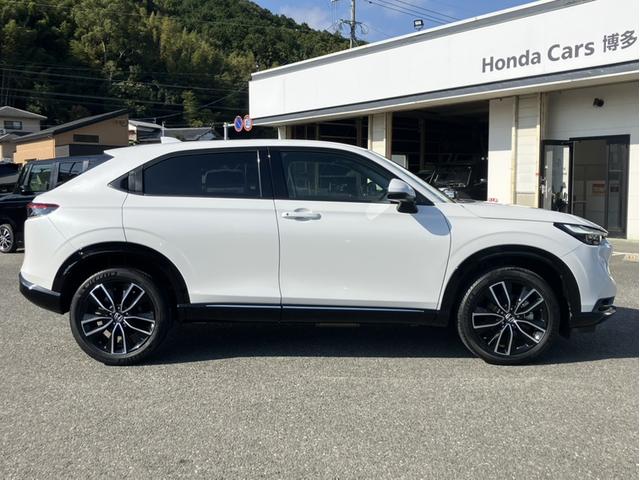 ヴェゼル ｅ：ＨＥＶＺ　Ｇａｔｈｅｒｓ８型ナビ／ＥＴＣ／Ｂカメラ／Ｐセンサー／１オーナー車　衝突回避支援ブレーキ機能　１オナ　スマキ　Ｐトランク　フルオートエアコン　エアバッグ　両席エアバック　Ｒカメ　パワーウィンドウ　禁煙（5枚目）