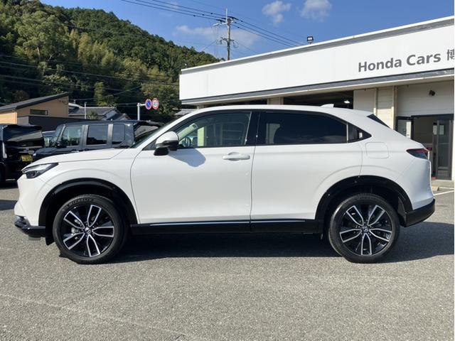 ヴェゼル ｅ：ＨＥＶＺ　Ｇａｔｈｅｒｓ８型ナビ／ＥＴＣ／Ｂカメラ／Ｐセンサー／１オーナー車　衝突回避支援ブレーキ機能　１オナ　スマキ　Ｐトランク　フルオートエアコン　エアバッグ　両席エアバック　Ｒカメ　パワーウィンドウ　禁煙（6枚目）