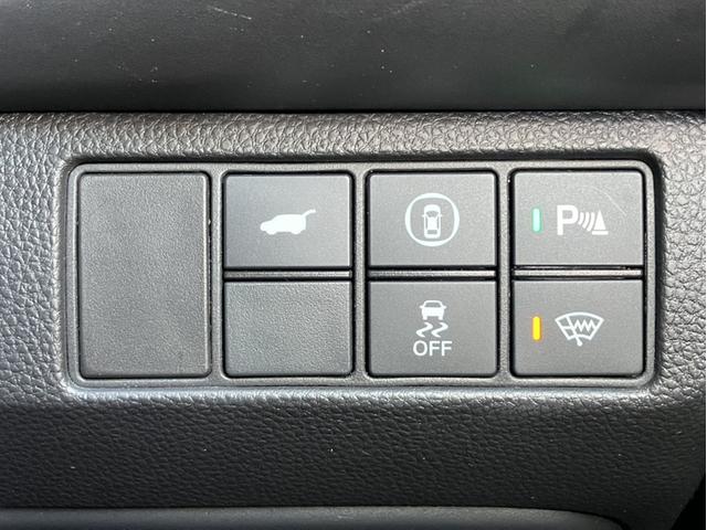 ヴェゼル ｅ：ＨＥＶＺ　Ｇａｔｈｅｒｓ８型ナビ／ＥＴＣ／Ｂカメラ／Ｐセンサー／１オーナー車　衝突回避支援ブレーキ機能　１オナ　スマキ　Ｐトランク　フルオートエアコン　エアバッグ　両席エアバック　Ｒカメ　パワーウィンドウ　禁煙（22枚目）