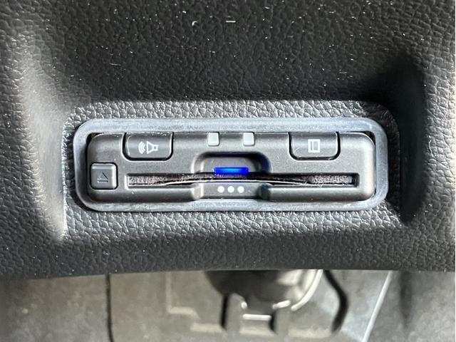 ヴェゼル ｅ：ＨＥＶＺ　Ｇａｔｈｅｒｓ８型ナビ／ＥＴＣ／Ｂカメラ／Ｐセンサー／１オーナー車　衝突回避支援ブレーキ機能　１オナ　スマキ　Ｐトランク　フルオートエアコン　エアバッグ　両席エアバック　Ｒカメ　パワーウィンドウ　禁煙（23枚目）