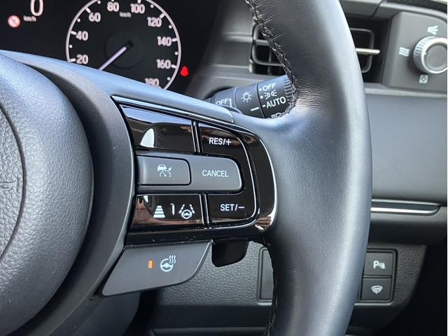 ヴェゼル ｅ：ＨＥＶＺ　Ｇａｔｈｅｒｓ８型ナビ／ＥＴＣ／Ｂカメラ／Ｐセンサー／１オーナー車　衝突回避支援ブレーキ機能　１オナ　スマキ　Ｐトランク　フルオートエアコン　エアバッグ　両席エアバック　Ｒカメ　パワーウィンドウ　禁煙（27枚目）