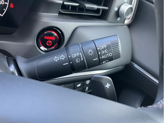 ヴェゼル ｅ：ＨＥＶＺ　Ｇａｔｈｅｒｓ８型ナビ／ＥＴＣ／Ｂカメラ／Ｐセンサー／１オーナー車　衝突回避支援ブレーキ機能　１オナ　スマキ　Ｐトランク　フルオートエアコン　エアバッグ　両席エアバック　Ｒカメ　パワーウィンドウ　禁煙（29枚目）