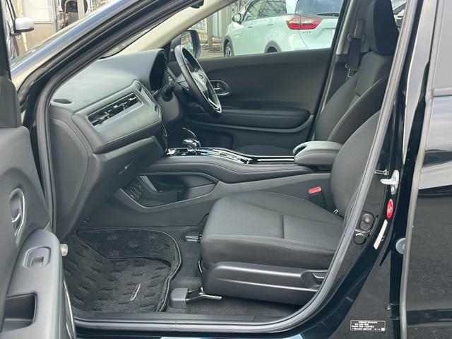 ヴェゼル ハイブリッドＸ・ホンダセンシング　純正７型ナビ／Ｂカメラ／ＥＴＣ／Ｂカメラ／フルセグＴＶ／Ｂｌｕｅｔｏｏｔｈ接続／１オーナー車　禁煙　地デジ　Ａクルーズ　Ｂモニ　スマキー　オートエアコン　ＶＳＡ　ＬＥＤヘッドライト　ＥＴＣ車載器（24枚目）