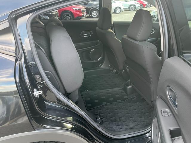 ヴェゼル ハイブリッドＸ・ホンダセンシング　純正７型ナビ／Ｂカメラ／ＥＴＣ／Ｂカメラ／フルセグＴＶ／Ｂｌｕｅｔｏｏｔｈ接続／１オーナー車　禁煙　地デジ　Ａクルーズ　Ｂモニ　スマキー　オートエアコン　ＶＳＡ　ＬＥＤヘッドライト　ＥＴＣ車載器（27枚目）