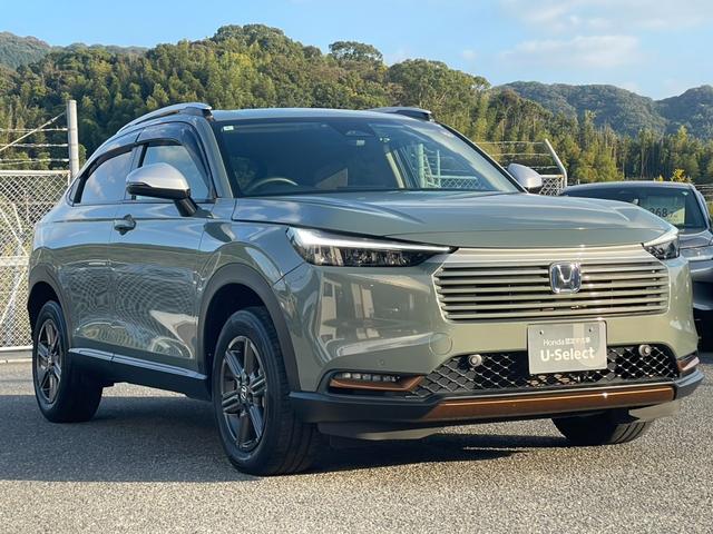 ヴェゼル ｅ：ＨＥＶＸ・ＨｕＮＴパッケージ　Ｈコネクトナビ／３カメドラレコ／ＥＴＣ２．０／Ｂカメラ／ルーフレール／元自社デモカー　盗難防止システム　地デジフルセグ　サイドエアバッグ　クリアランスソナー　横滑り防止機能　スマートキー　禁煙　ＡＢＳ（6枚目）