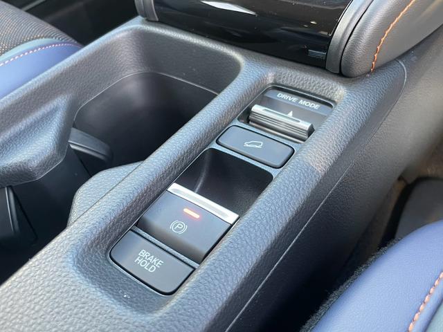 ヴェゼル ｅ：ＨＥＶＸ・ＨｕＮＴパッケージ　Ｈコネクトナビ／３カメドラレコ／ＥＴＣ２．０／Ｂカメラ／ルーフレール／元自社デモカー　盗難防止システム　地デジフルセグ　サイドエアバッグ　クリアランスソナー　横滑り防止機能　スマートキー　禁煙　ＡＢＳ（15枚目）