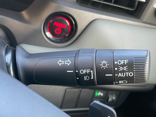 ヴェゼル ｅ：ＨＥＶＸ・ＨｕＮＴパッケージ　Ｈコネクトナビ／３カメドラレコ／ＥＴＣ２．０／Ｂカメラ／ルーフレール／元自社デモカー　盗難防止システム　地デジフルセグ　サイドエアバッグ　クリアランスソナー　横滑り防止機能　スマートキー　禁煙　ＡＢＳ（20枚目）