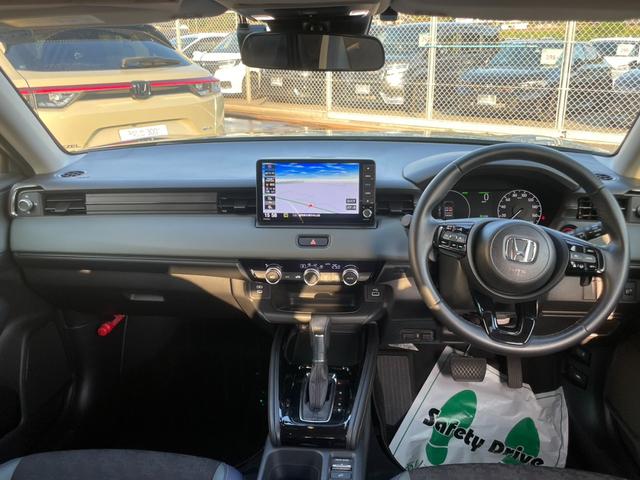 ヴェゼル ｅ：ＨＥＶＸ・ＨｕＮＴパッケージ　Ｈコネクトナビ／３カメドラレコ／ＥＴＣ２．０／Ｂカメラ／ルーフレール／元自社デモカー　盗難防止システム　地デジフルセグ　サイドエアバッグ　クリアランスソナー　横滑り防止機能　スマートキー　禁煙　ＡＢＳ（21枚目）