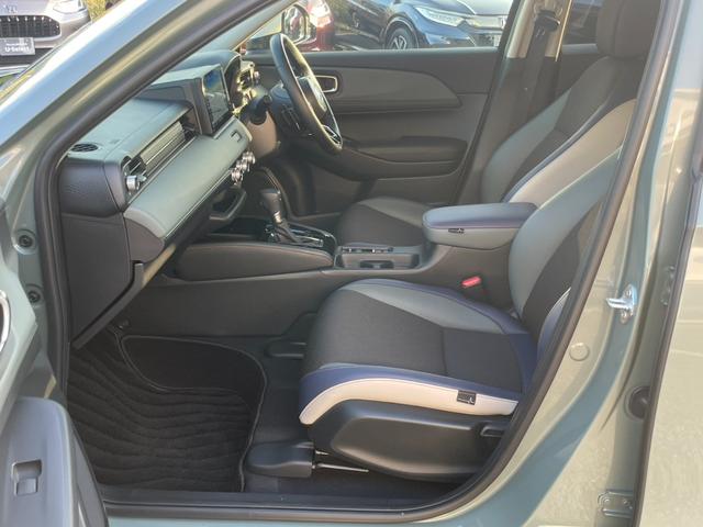 ヴェゼル ｅ：ＨＥＶＸ・ＨｕＮＴパッケージ　Ｈコネクトナビ／３カメドラレコ／ＥＴＣ２．０／Ｂカメラ／ルーフレール／元自社デモカー　盗難防止システム　地デジフルセグ　サイドエアバッグ　クリアランスソナー　横滑り防止機能　スマートキー　禁煙　ＡＢＳ（26枚目）