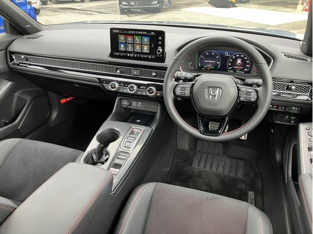 シビック ｅ：ＨＥＶ　Ｈコネクトナビ／Ｆロアスカート／Ｒスポイラー／ブラックエンブレム／３カメドラレコ／ＢＯＳＥサウンド／ＥＴＣ２．０／Ｐシート／Ｐセンサー　盗難防止システム　クリアランスソナー　オートクルーズコントロール（10枚目）