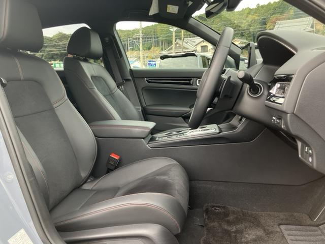 シビック ｅ：ＨＥＶ　Ｈコネクトナビ／Ｆロアスカート／Ｒスポイラー／ブラックエンブレム／３カメドラレコ／ＢＯＳＥサウンド／ＥＴＣ２．０／Ｐシート／Ｐセンサー　盗難防止システム　クリアランスソナー　オートクルーズコントロール（11枚目）