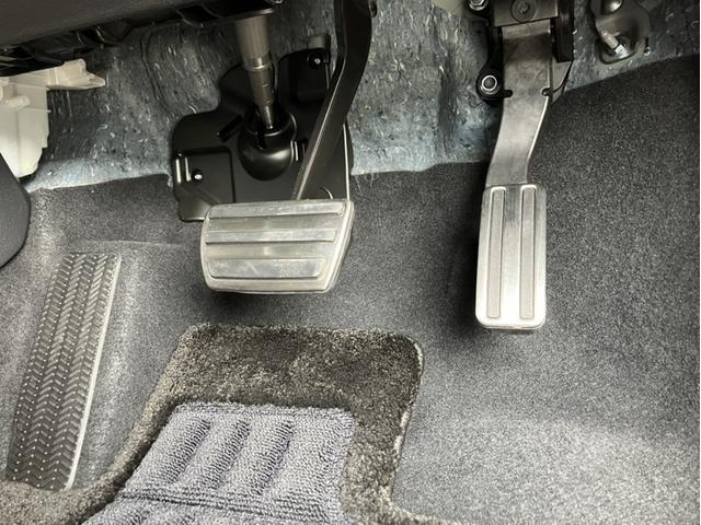 シビック ｅ：ＨＥＶ　Ｈコネクトナビ／Ｆロアスカート／Ｒスポイラー／ブラックエンブレム／３カメドラレコ／ＢＯＳＥサウンド／ＥＴＣ２．０／Ｐシート／Ｐセンサー　盗難防止システム　クリアランスソナー　オートクルーズコントロール（36枚目）