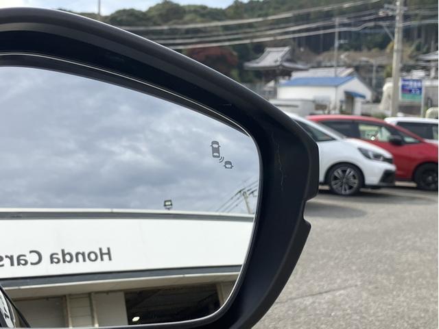 シビック ｅ：ＨＥＶ　Ｈコネクトナビ／Ｆロアスカート／Ｒスポイラー／ブラックエンブレム／３カメドラレコ／ＢＯＳＥサウンド／ＥＴＣ２．０／Ｐシート／Ｐセンサー　盗難防止システム　クリアランスソナー　オートクルーズコントロール（40枚目）