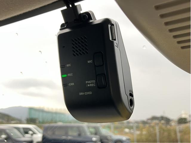 Ｎ－ＢＯＸ ファッションスタイル　Ｈコネクトディスプレイ／前方ドラレコ／両側ＰＳＤ／ＥＴＣ／Ｂカメラ／Ｐセンサー／シートヒーター／元デモカー　禁煙　ソナー　盗難防止装置　スマートキ　ＵＳＢポート　ＬＥＤランプ　バックモニター　クルコン（18枚目）