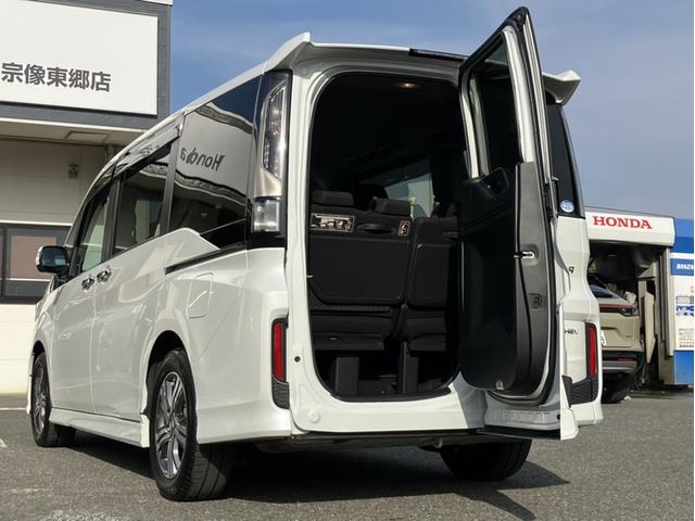 ステップワゴンスパーダ ｅ：ＨＥＶスパーダＧホンダセンシング　純正１０型ナビ／後席モニター／前後ドラレコ／両側ＰＳＤ／ＥＴＣ／Ｂカメラ／１オーナー車　ＬＥＤライト　ドライブレコーダ　セキュリティアラーム　横滑り防止装置　クルーズコントロール　ＵＳＢ接続　フルセグ（10枚目）