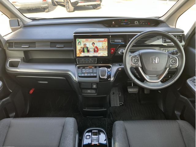 ステップワゴンスパーダ ｅ：ＨＥＶスパーダＧホンダセンシング　純正１０型ナビ／後席モニター／前後ドラレコ／両側ＰＳＤ／ＥＴＣ／Ｂカメラ／１オーナー車　ＬＥＤライト　ドライブレコーダ　セキュリティアラーム　横滑り防止装置　クルーズコントロール　ＵＳＢ接続　フルセグ（11枚目）