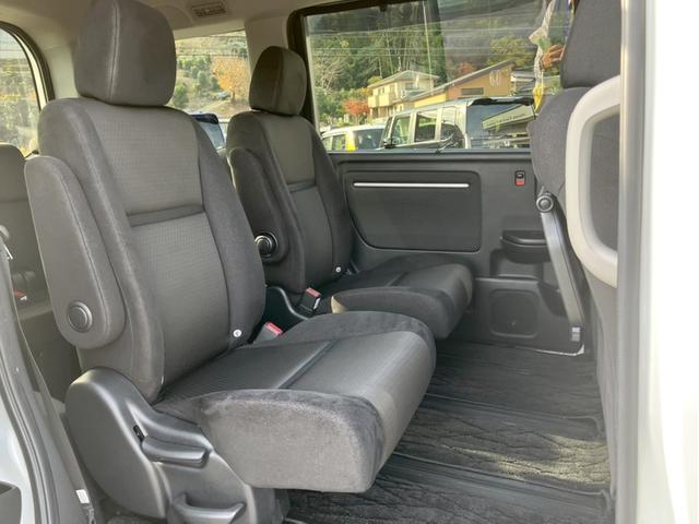 ステップワゴンスパーダ ｅ：ＨＥＶスパーダＧホンダセンシング　純正１０型ナビ／後席モニター／前後ドラレコ／両側ＰＳＤ／ＥＴＣ／Ｂカメラ／１オーナー車　ＬＥＤライト　ドライブレコーダ　セキュリティアラーム　横滑り防止装置　クルーズコントロール　ＵＳＢ接続　フルセグ（13枚目）