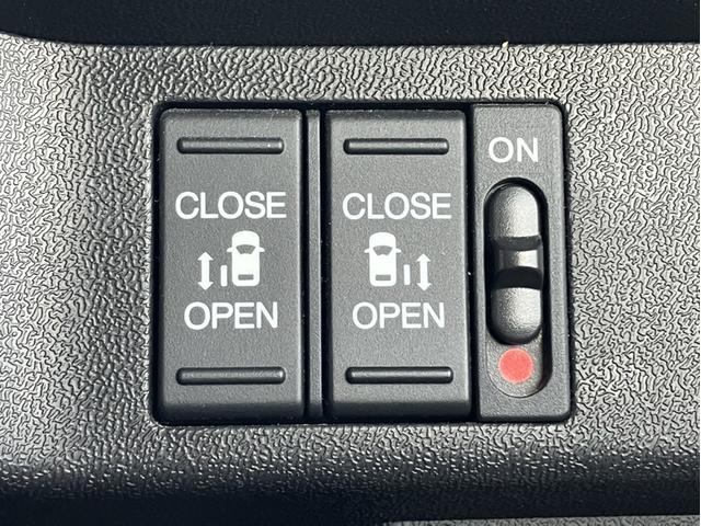 ステップワゴンスパーダ ｅ：ＨＥＶスパーダＧホンダセンシング　純正１０型ナビ／後席モニター／前後ドラレコ／両側ＰＳＤ／ＥＴＣ／Ｂカメラ／１オーナー車　ＬＥＤライト　ドライブレコーダ　セキュリティアラーム　横滑り防止装置　クルーズコントロール　ＵＳＢ接続　フルセグ（24枚目）