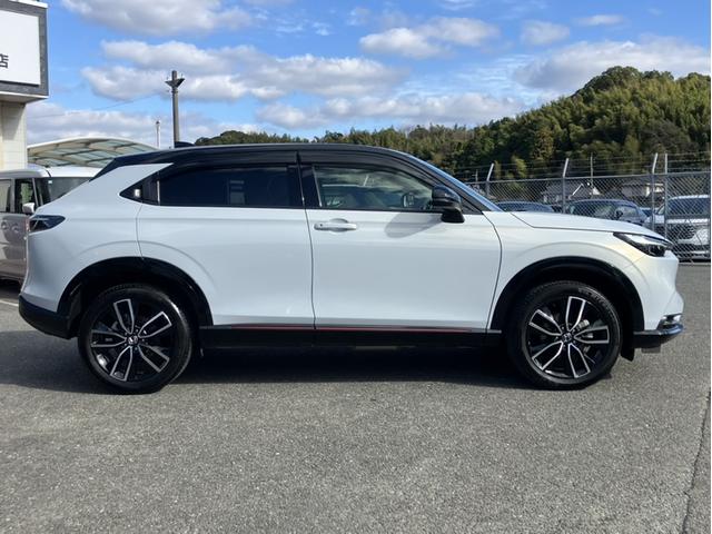 ヴェゼル ｅ：ＨＥＶＰＬａＹ　Ｈコネクトナビ／ムーンルーフ／ＢＳＭ／ＥＴＣ２．０／Ｂカメラ／Ｐセンサー／シートヒーター／１オーナー車　衝突被害軽減ブレーキ　カーテンエアバッグ　盗難防止装置　アイドルストップ　ＡＢＳ　ＥＳＣ　禁煙（5枚目）