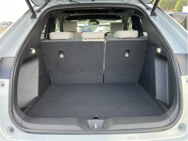 ヴェゼル ｅ：ＨＥＶＰＬａＹ　Ｈコネクトナビ／ムーンルーフ／ＢＳＭ／ＥＴＣ２．０／Ｂカメラ／Ｐセンサー／シートヒーター／１オーナー車　衝突被害軽減ブレーキ　カーテンエアバッグ　盗難防止装置　アイドルストップ　ＡＢＳ　ＥＳＣ　禁煙（14枚目）