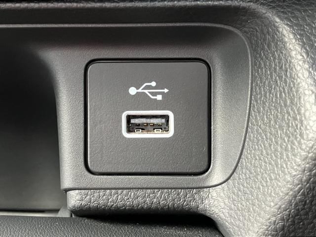 ヴェゼル ｅ：ＨＥＶＰＬａＹ　Ｈコネクトナビ／ムーンルーフ／ＢＳＭ／ＥＴＣ２．０／Ｂカメラ／Ｐセンサー／シートヒーター／１オーナー車　衝突被害軽減ブレーキ　カーテンエアバッグ　盗難防止装置　アイドルストップ　ＡＢＳ　ＥＳＣ　禁煙（32枚目）