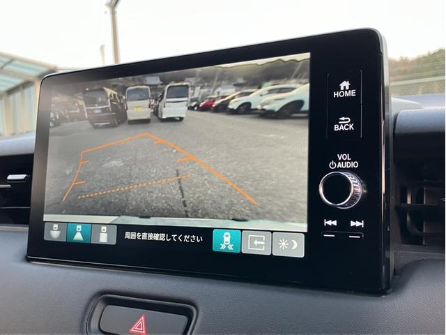 �o�b�N���j�^�[�����B��ʂɂČ���̊m�F���s����̂ŁA�o�b�N���Ԃ�Ԍɓ���̍ۂɂ͏d�󂵂܂��B�Ԃ̉^�]�Ɋ���Ȃ����ł����S�̃K�C�h���C���\���@�\�t�B