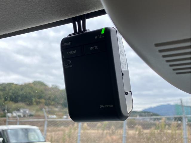 Ｎ－ＢＯＸ ファッションスタイル　Ｈコネクトナビ／３カメドラレコ／両側ＰＳＤ／ＥＴＣ２．０／Ｂカメラ／シートヒーター／当社デモカー　禁煙　ソナー　盗難防止装置　スマートキ　ＬＥＤランプ　バックモニター　サイドカーテンエアバック　ＶＳＡ（18枚目）