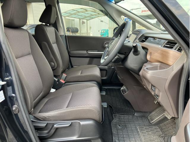 フリードハイブリッド ハイブリッド・Gホンダセンシング Gathers9型ナビ/両側PSD/シートヒーター/ETC/Bカメラ/1オーナー車 アダプティブクルーズC DVD視聴 LKAS 衝突安全ボディ USB接続 電動格納式ドアミラー ブレーキサポート(11枚目)