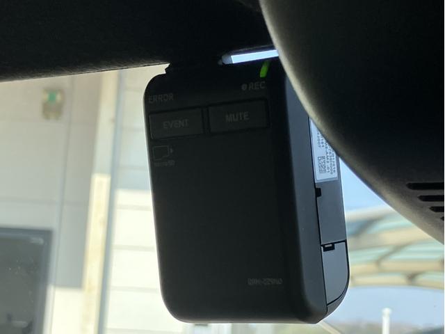 N-BOXカスタム ターボコーディネートスタイル Hコネクトナビ/前方ドラレコ/3カメドラレコ/両側PSD/Bカメラ/シートヒーター/自社レンタUP Pセンサー カーテンエアバック シートH LEDヘッドランプ オートクルーズコントロール ターボ車(20枚目)