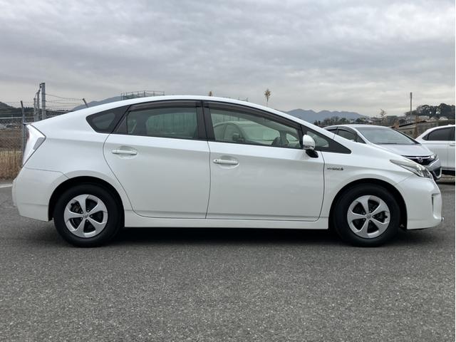 プリウス Ｓ　純正７型フルセグナビ／Ｂカメラ／ＥＴＣ／ＨＩＤヘッドライト　スマートＫＥＹ　前席パワーウィンドウ　ＶＳＣ　ダブルエアバック　禁煙　ナビＴＶ　フルセグテレビ　キーレスエントリー　ＤＶＤ視聴可能　エアＢ（5枚目）