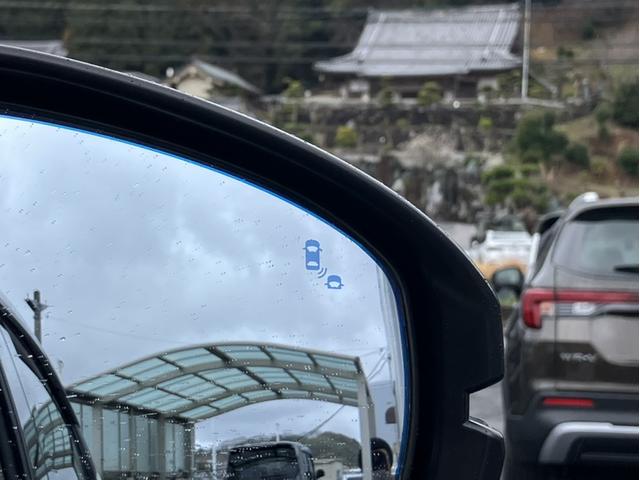 �u���C���h�X�|�b�g�C���t�H���[�V�������ځ��΂ߌ�납��̎ԗ��ڋ߂�m�点�A�Ԑ��ύX�Ȃǂ��X���[�Y�Ɂ�