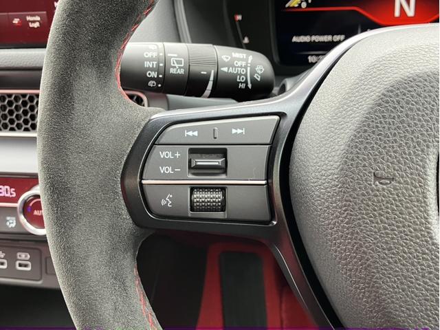 �n���h�����������܂܃I�[�f�B�I�𑀍�o����֗��ȋ@�\�B