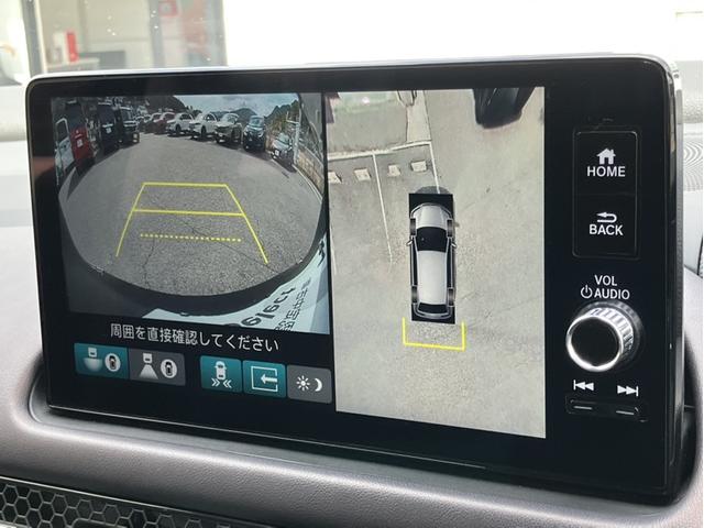 ���}���`�r���[�J�����V�X�e�����t�����g�E���A�E���E�h�A�~���[���̃J�������瓾�������R���s���[�^�[����́B�܂�ŏ�󂩂猩���낵���悤�ɘH�ʂ��f���o���A�󋵂ɉ������f�����i�r��ʂɕ\�����܂��B