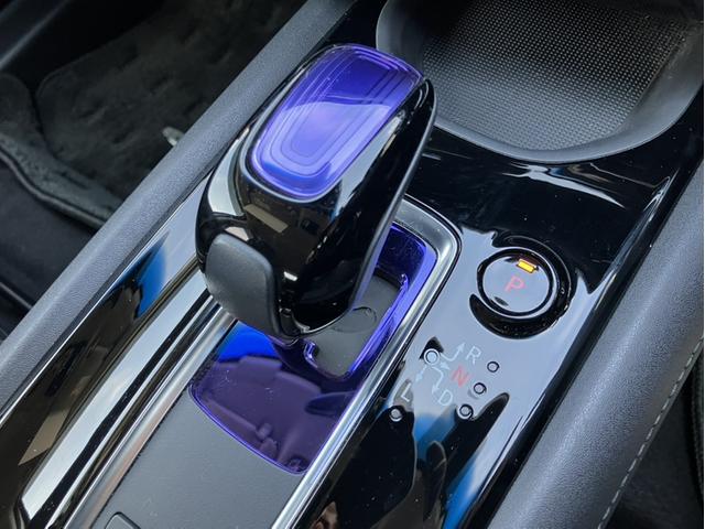 ヴェゼル ハイブリッドＺ・ホンダセンシング　社外８インチナビ／Ｂカメラ／ＥＴＣ／シートヒーター／１オーナー車　地デジチューナー　スマートキ－　運転席助手席エアバッグ　Ｂｌｕｅｔｏｏｔｈ対応　電動格納ドアミラー　車線逸脱　１オーナ－　ＥＳＣ（21枚目）