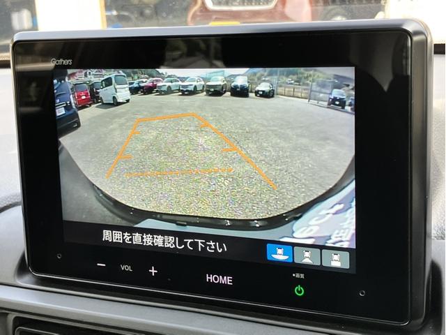 �o�b�N���j�^�[�����B��ʂɂČ���̊m�F���s����̂ŁA�o�b�N���Ԃ�Ԍɓ���̍ۂɂ͏d�󂵂܂��B�Ԃ̉^�]�Ɋ���Ȃ����ł����S�̃K�C�h���C���\���@�\�t�B